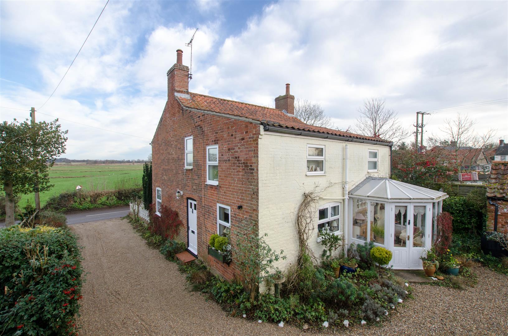 Property in Upper Street, Horning, Norwich, Norfolk, NR12 8NG