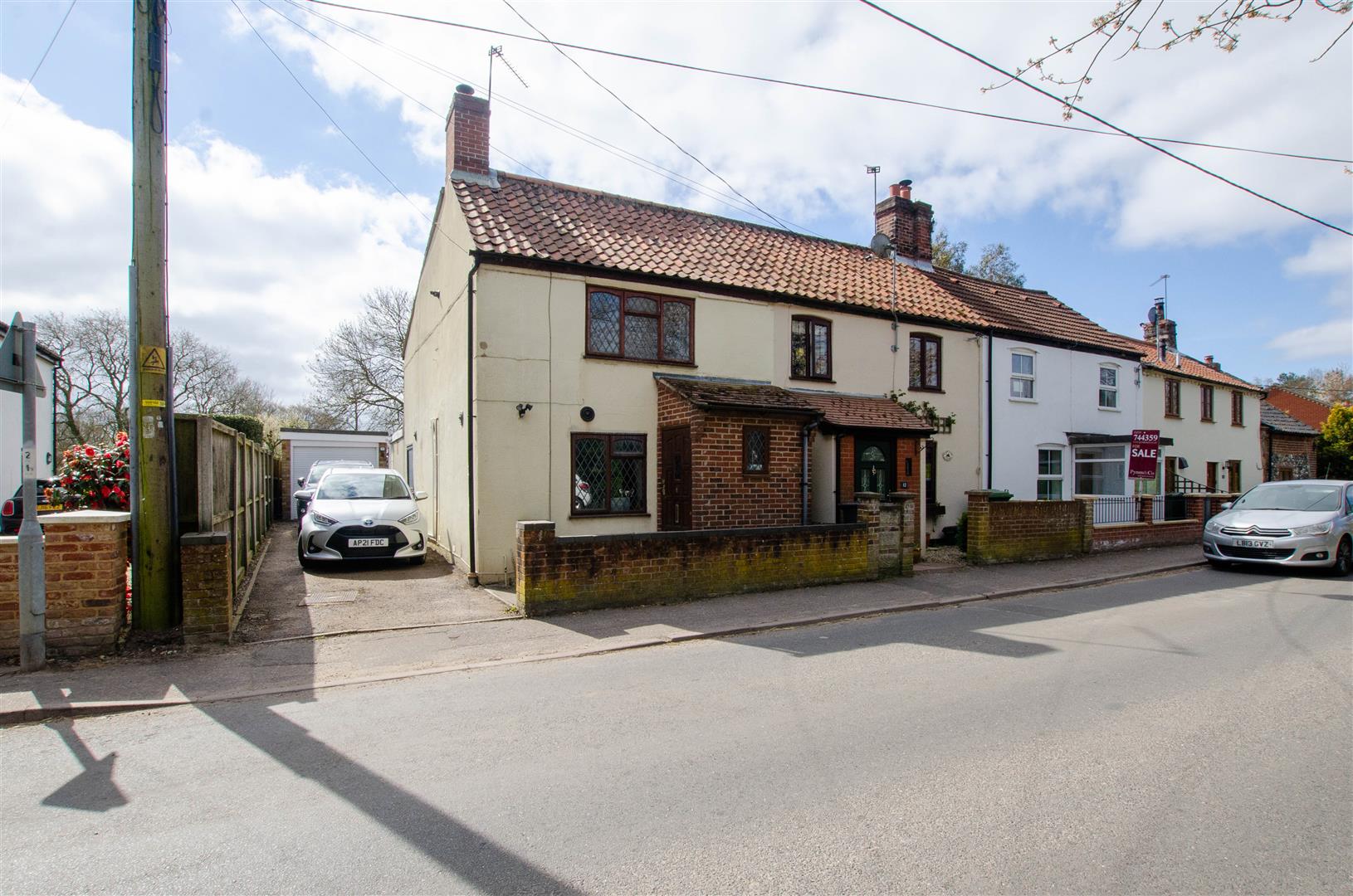 Property in Newton Street, Newton St. Faith, Norwich, Norfolk, NR10 3AD