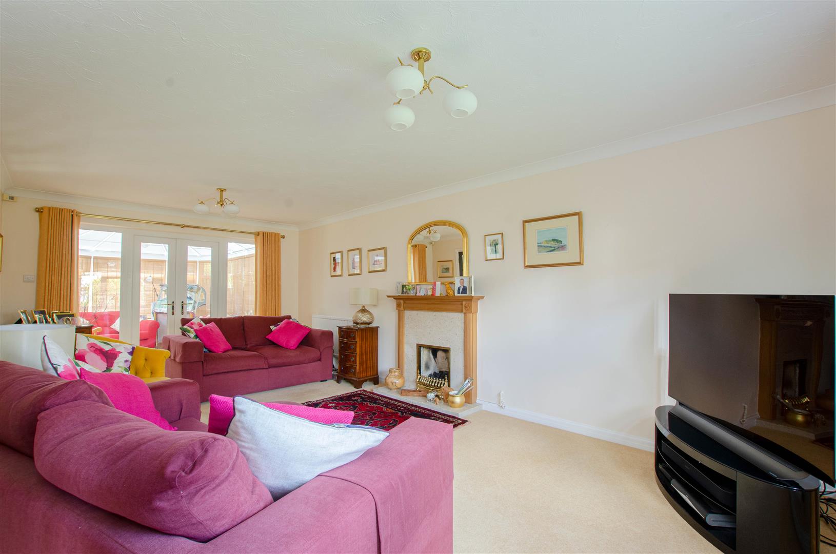 Property in Hallgate, Thorpe End, Norwich, Norfolk, NR13 5DQ