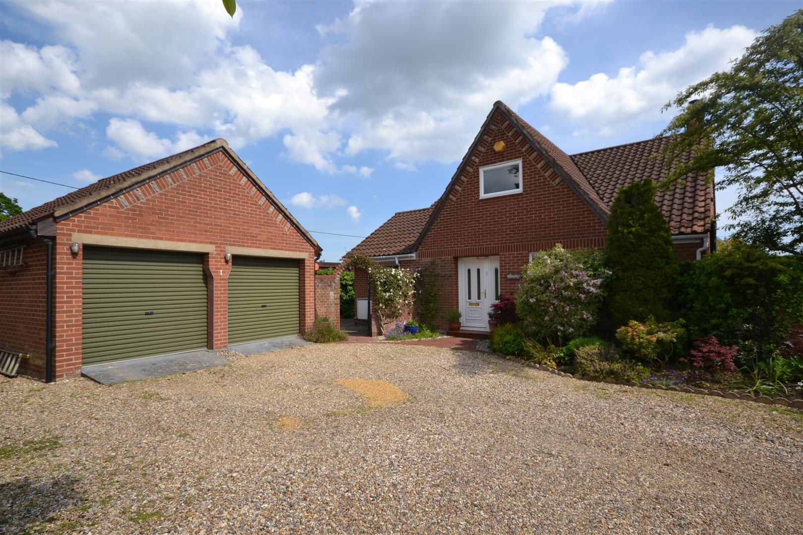 Property in Blofield Corner Road, Blofield, Norwich, Norfolk, NR13 4RT