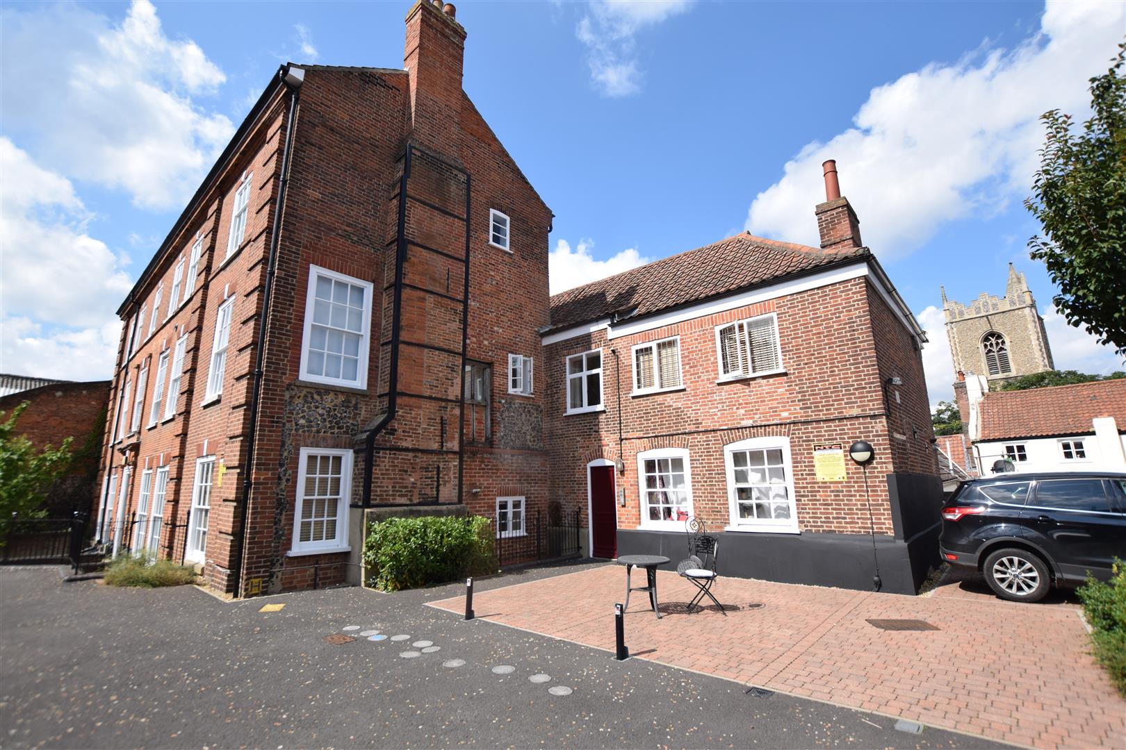 Property in Pottergate, Norwich, Norfolk, NR2 1DY