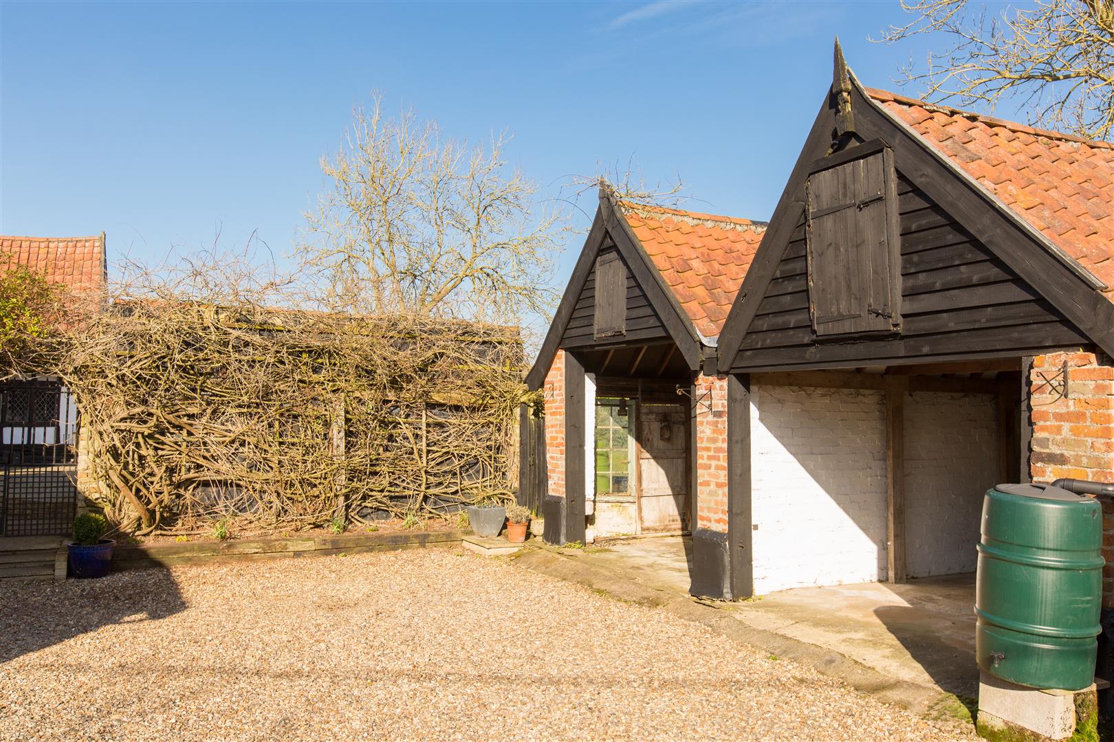 Property in Fen Road, Carleton Rode, Norfolk, NR16 1RT