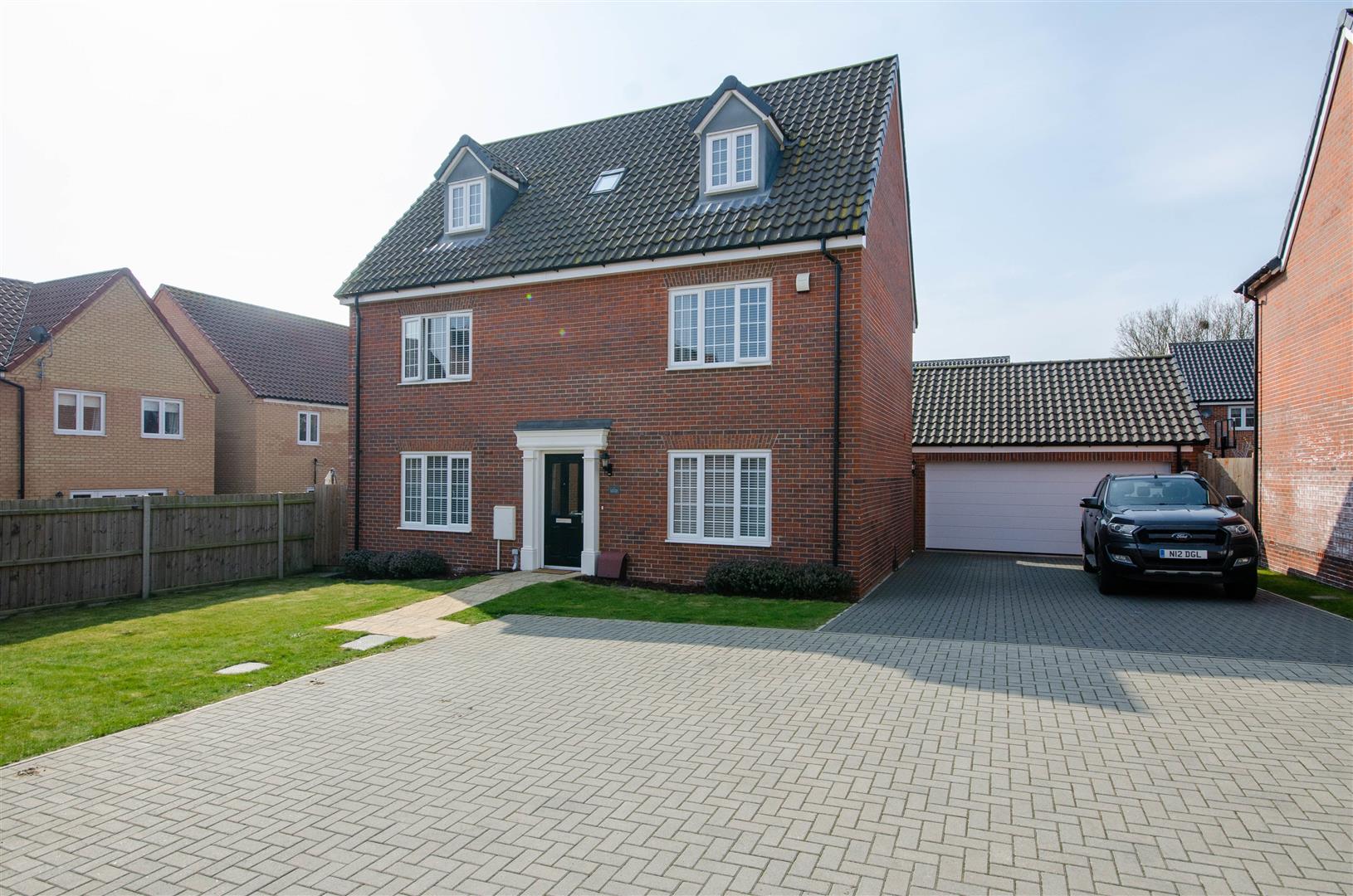 Property in Gunns Close, Blofield, Norwich, NR13 4FL