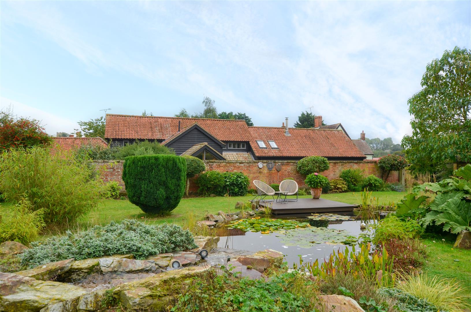 Property in Candle Street, Rickinghall, Diss, Suffolk, IP22 1LW