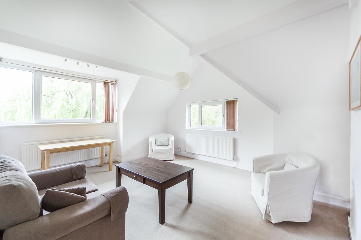 Holm Place, Windlesham, Surrey, GU20