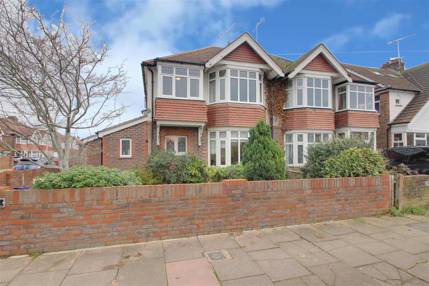 Property in Reigate Road, Worthing, West Sussex, BN11 5NE