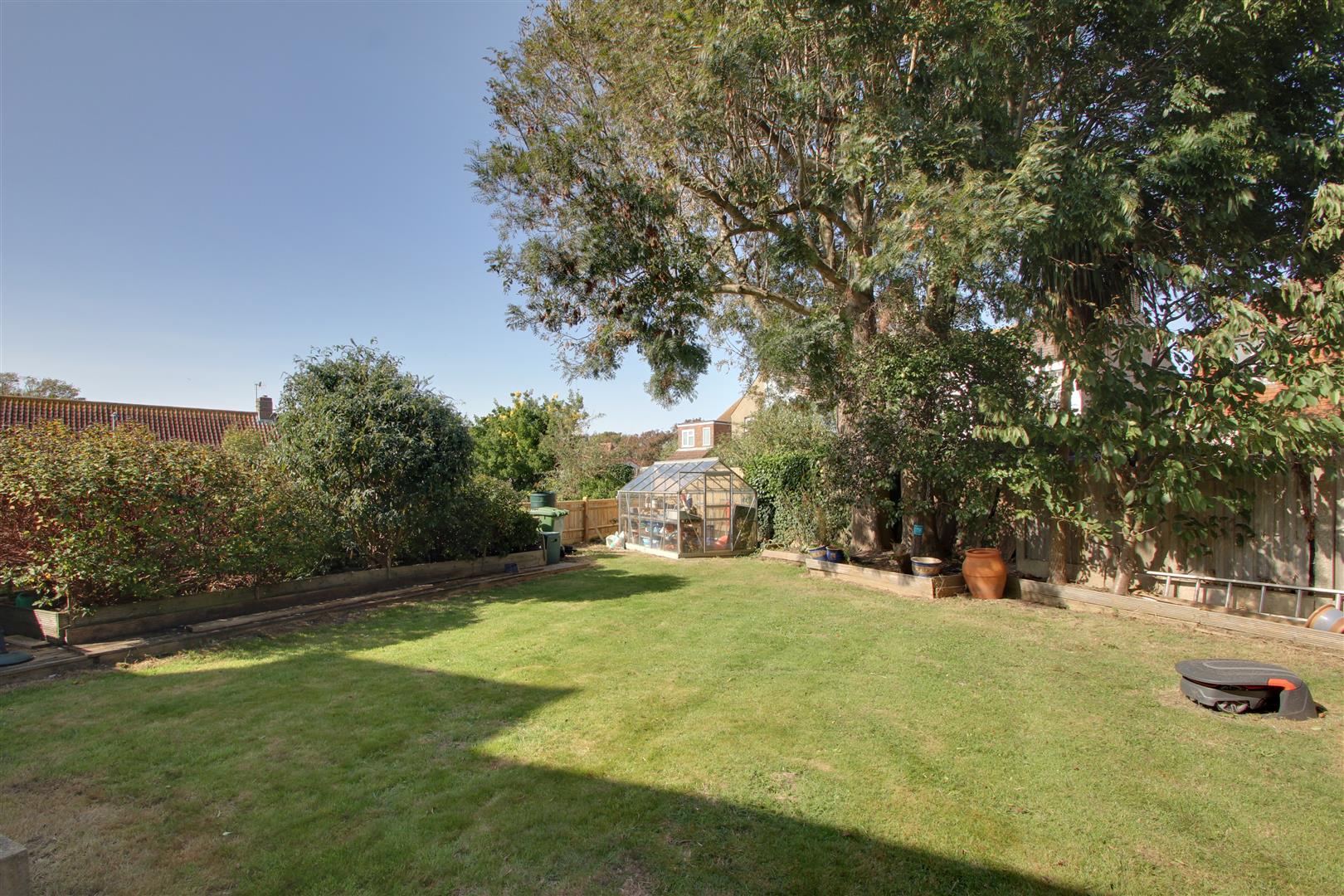 Property in Thalassa Road, Worthing, BN11 2HH