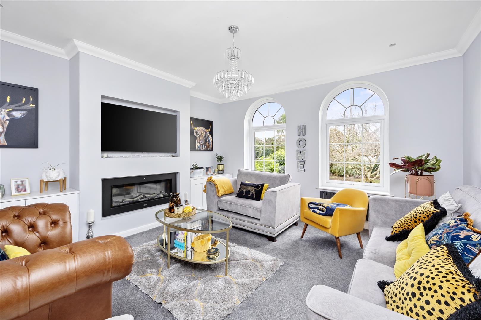 Property in Upper Brighton Road, Worthing, BN14 9HT