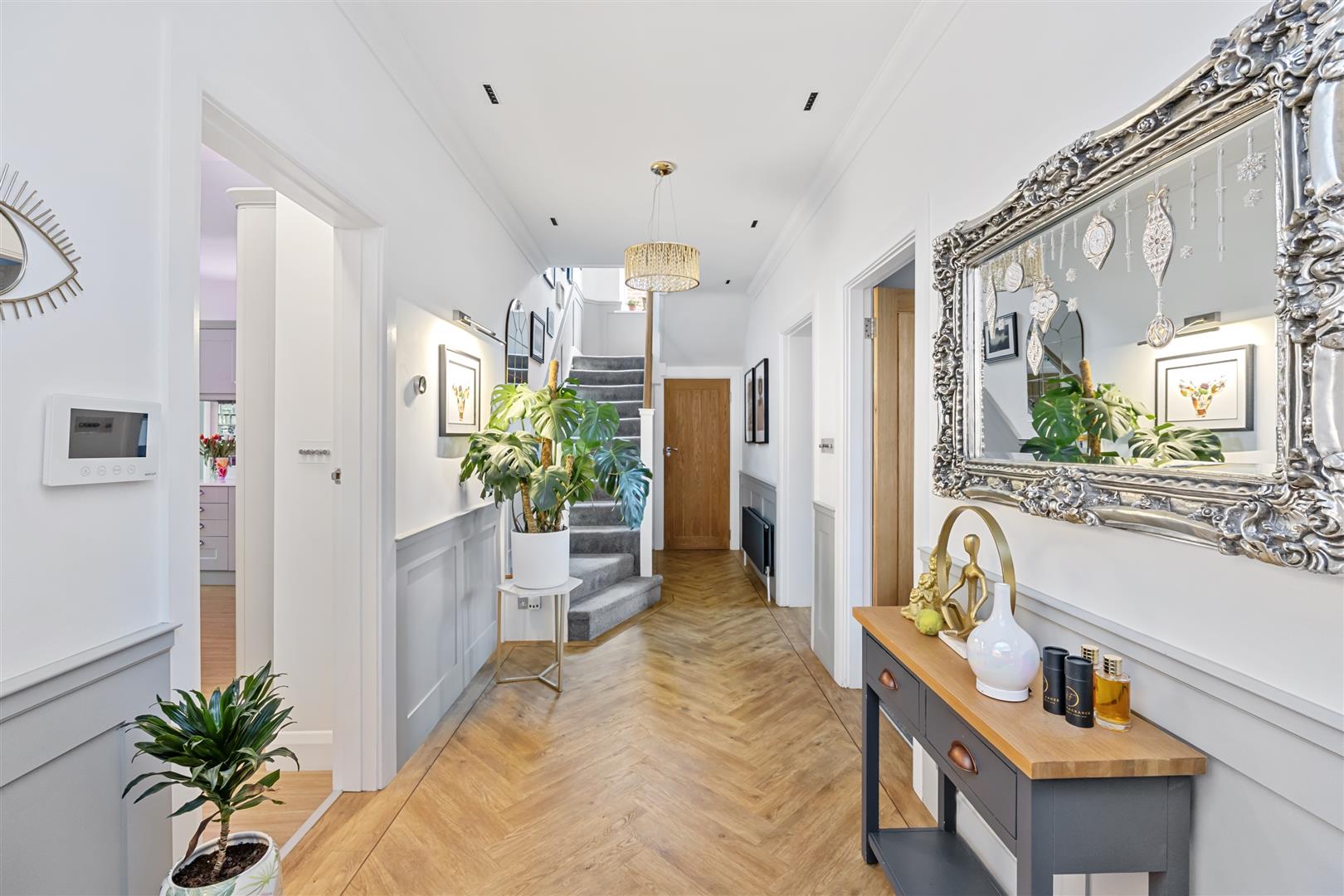 Property in Upper Brighton Road, Worthing, BN14 9HT