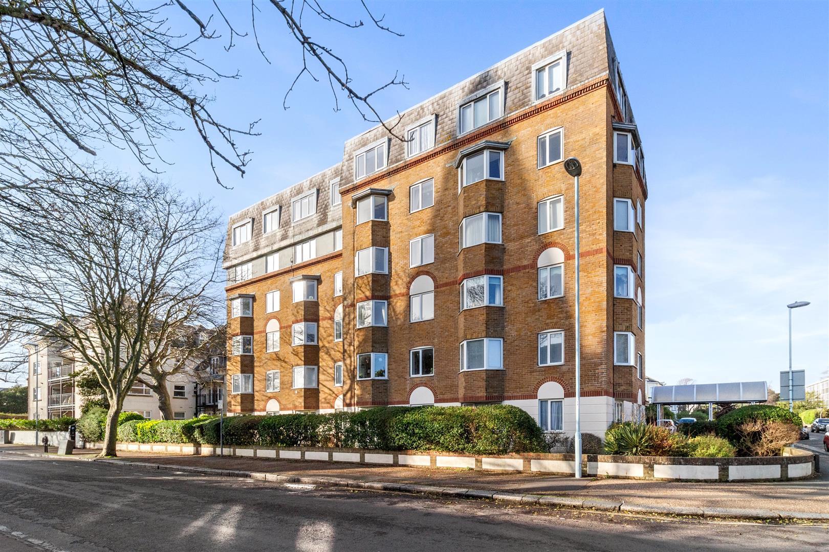 Gratwicke Road, Worthing, BN11