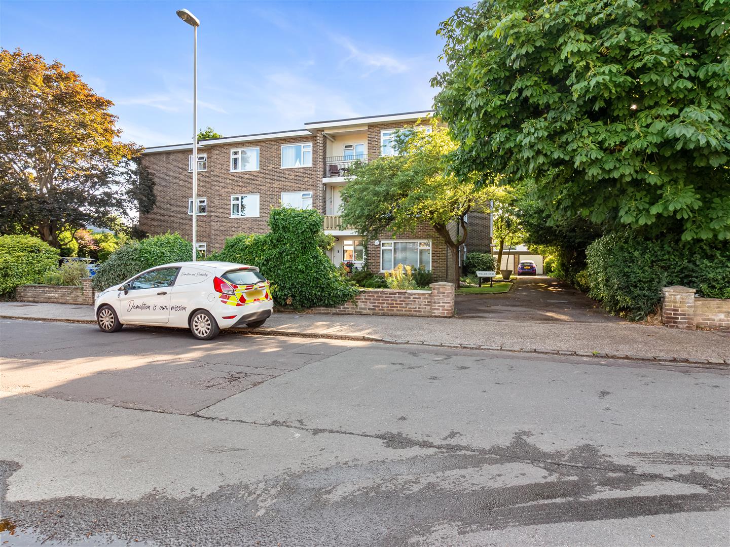 Wallace Avenue, Worthing, BN11