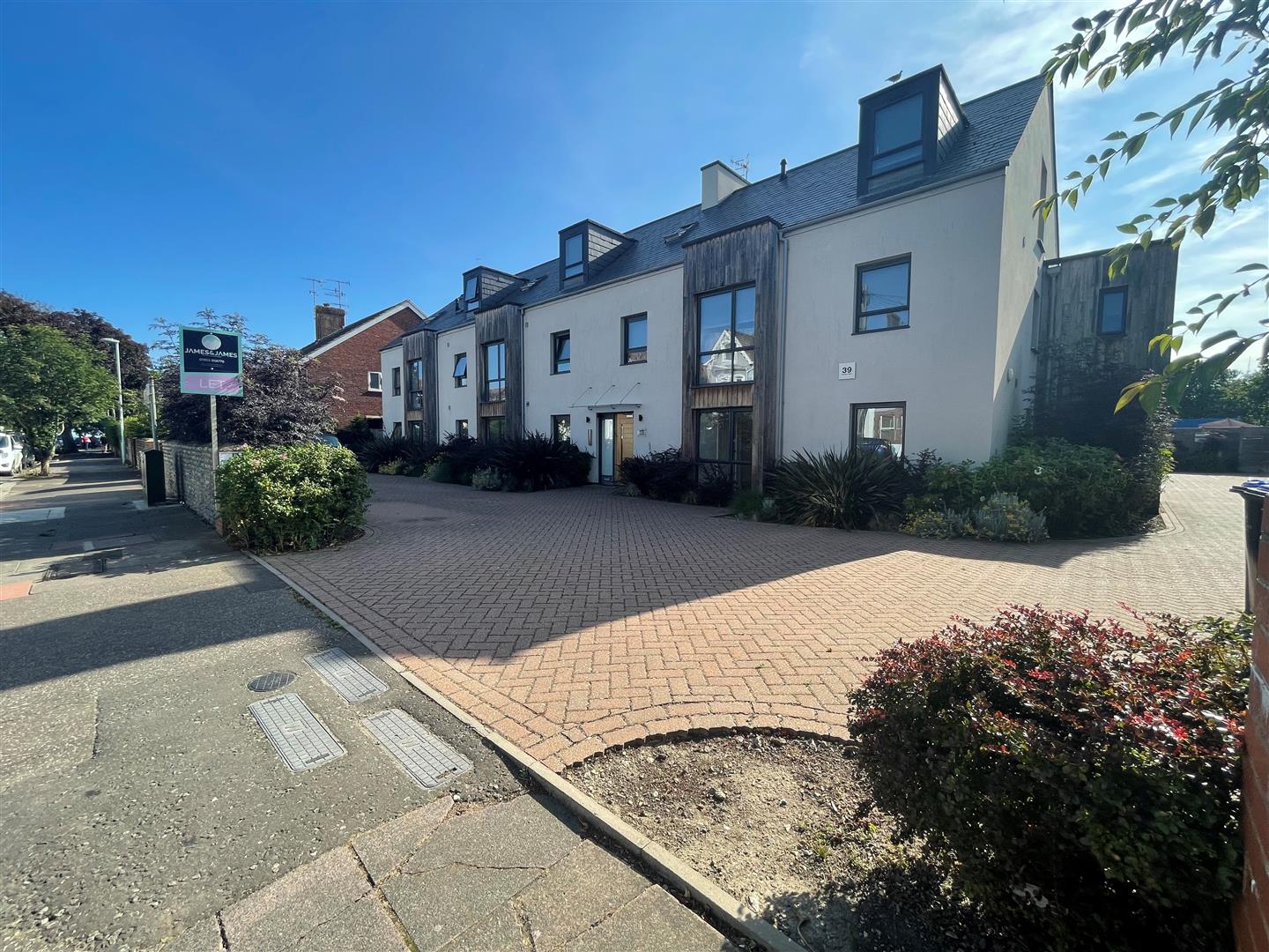 Selden Road, Worthing, BN11