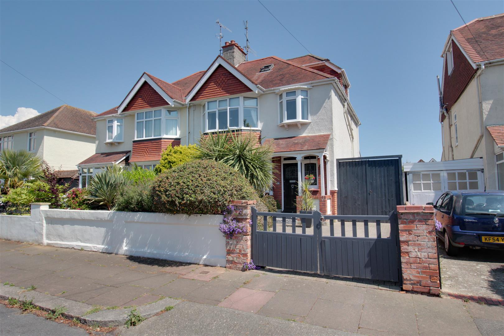 Loxwood Avenue, Worthing, BN14