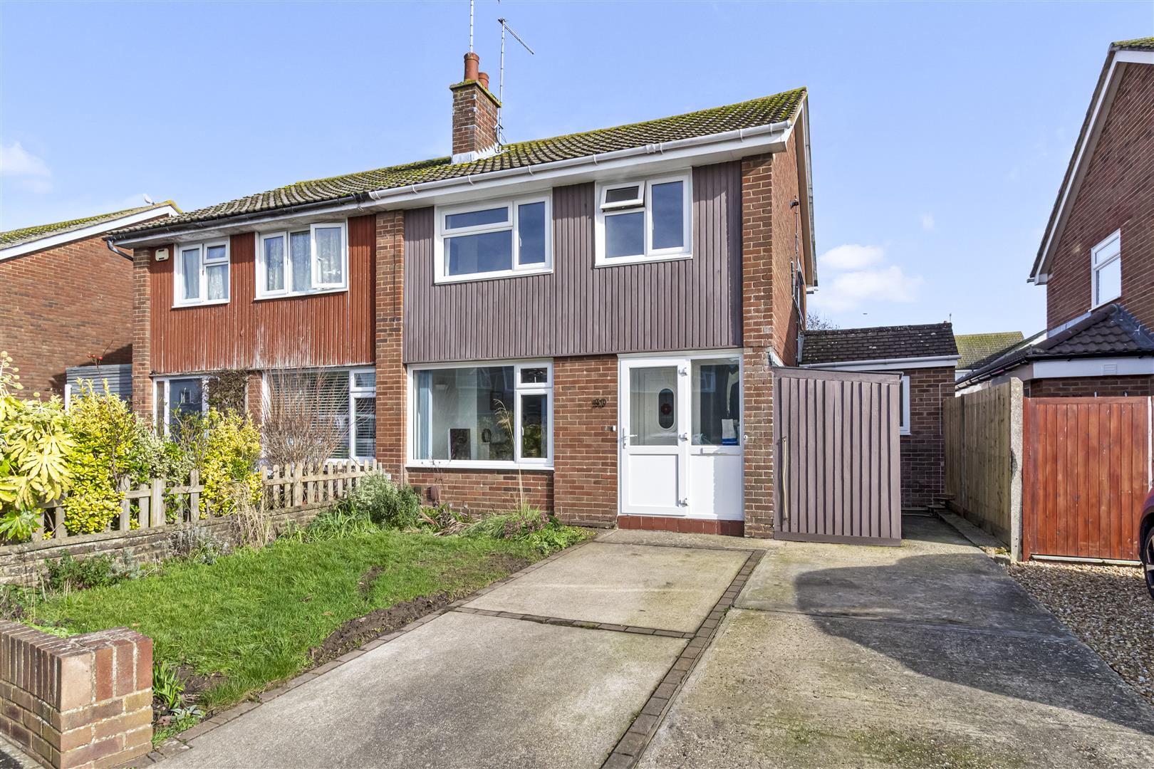 Lincoln Road, Worthing, BN13