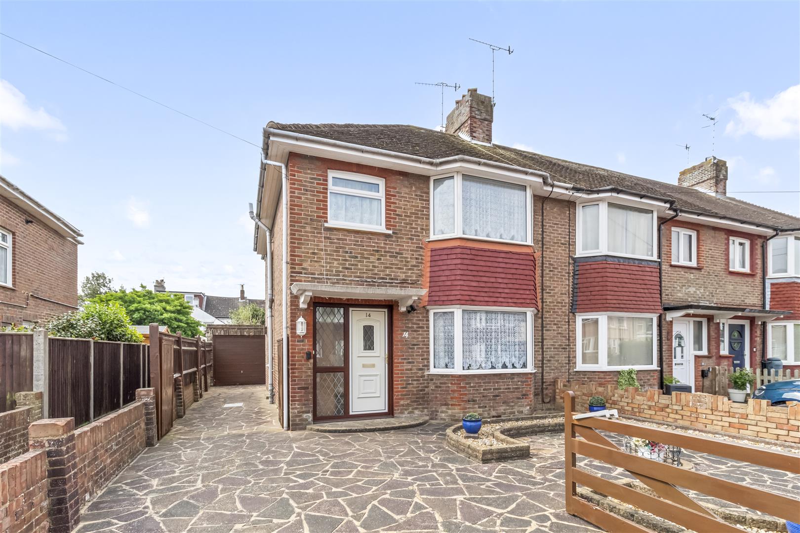 Guildford Road, Worthing, BN14