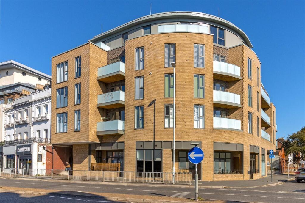 Lennox Road, Worthing, BN11