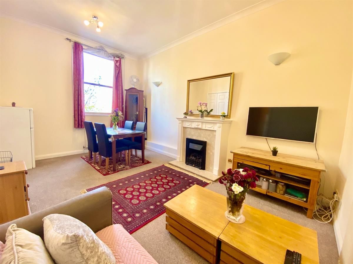 157-159 Notting Hill Gate, London, W11