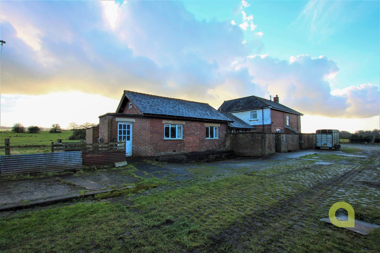 Property in Old Langho, Blackburn, Lancashire, BB6 8BB