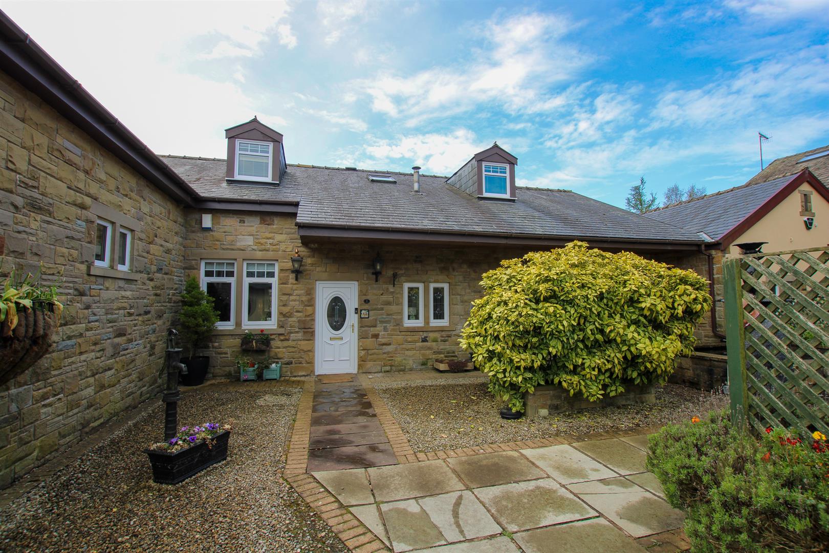 Property in Horton Lodge, Horton, Skipton, Yorkshire, BD23 3JX