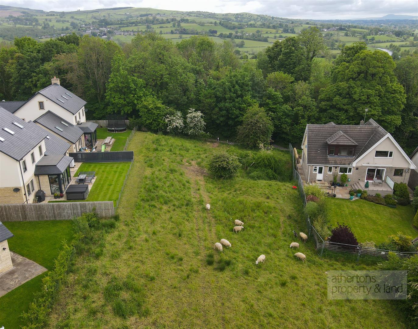 Property in Old Road, Chatburn, Clitheroe, Lancashire, BB7 4AB