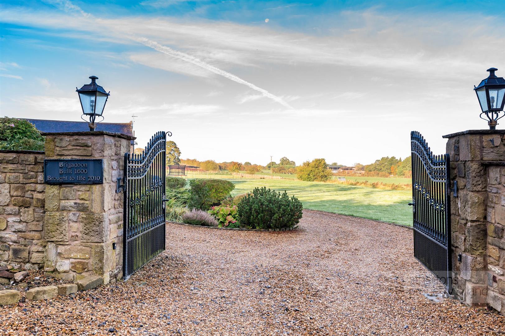 Property in Saccary Lane, Mellor, Blackburn, Lancashire, BB1 9DW