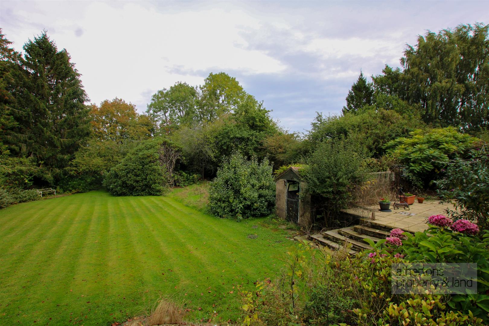 Property in Ribchester Road, Clayton Le Dale, Blackburn, Lancashire, BB1 9EG