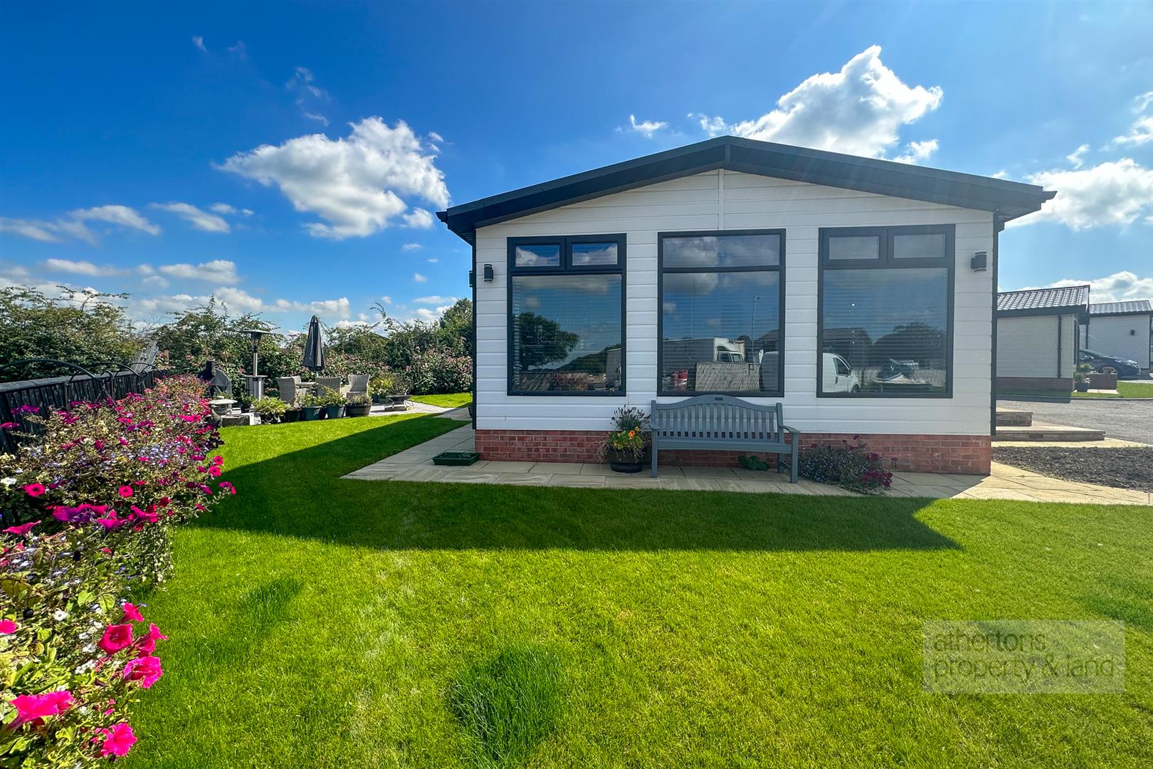 Property in Ledale Mobile Home Park, Longsight Road, Clayton Le Dale, Lancashire, BB1 9EX