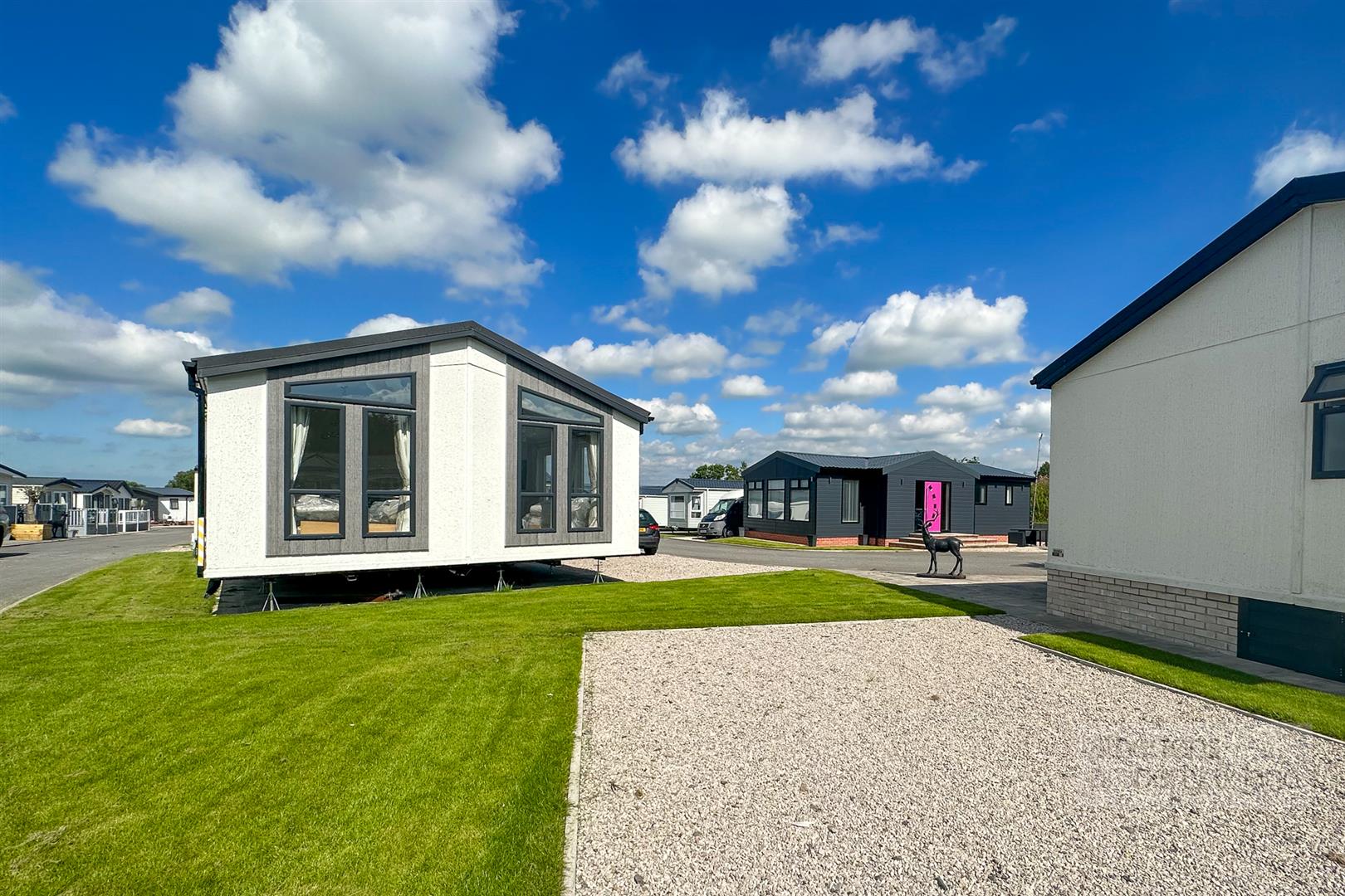 Property in Ledale Mobile Home Park, Longsight Road, Clayton Le Dale, Lancashire, BB1 9EX