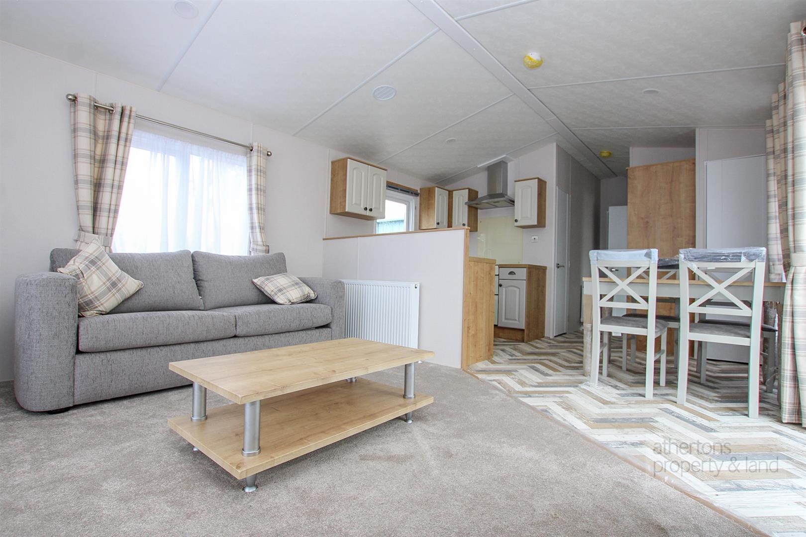 Property in Ledale Mobile Home Park, Longsight Road, Clayton Le Dale, Lancashire, BB1 9EX