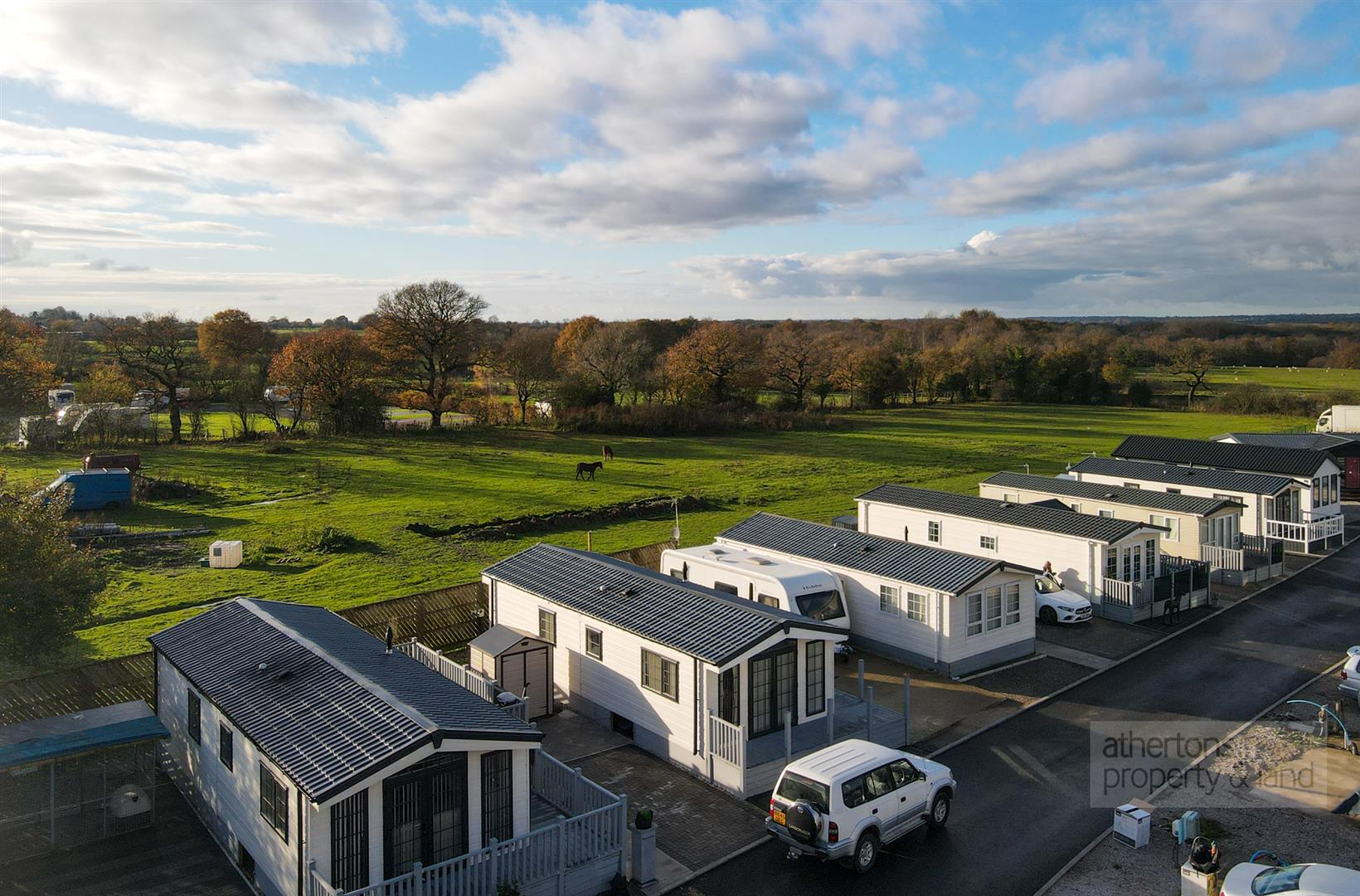 Property in Ledale Mobile Home Park, Longsight Road, Clayton Le Dale