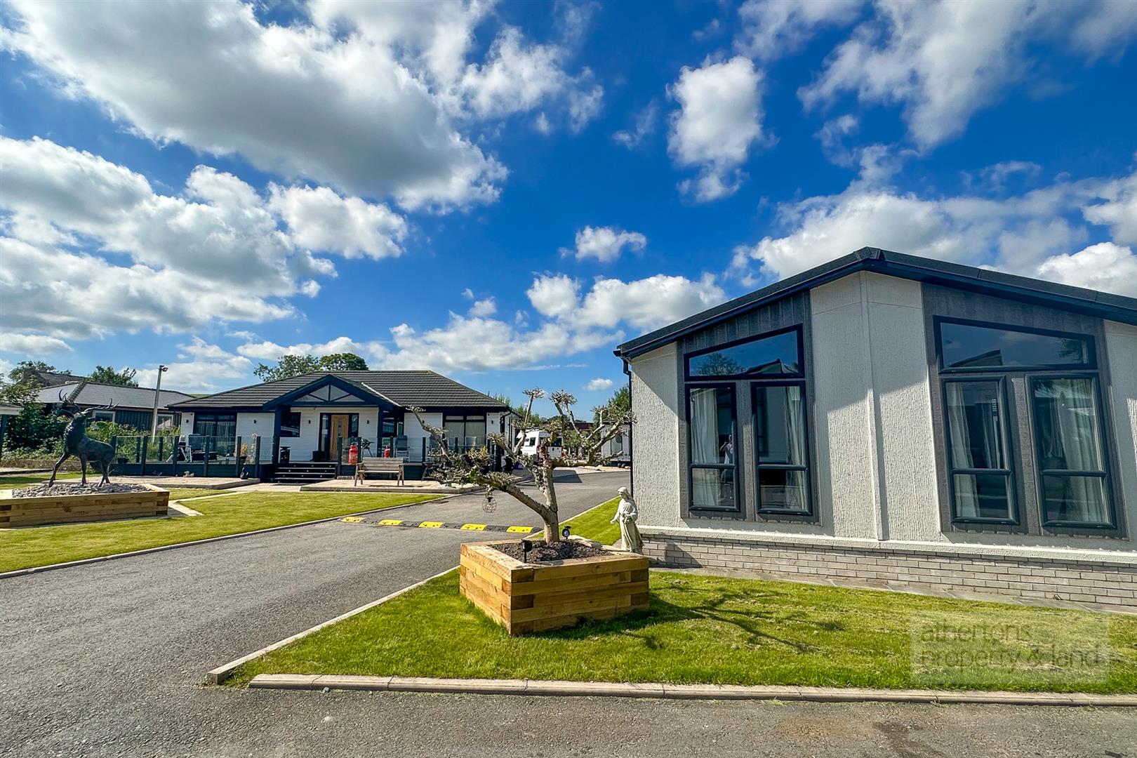 Property in Ledale Mobile Home Park, Longsight Road, Clayton Le Dale, Lancashire, BB1 9EX