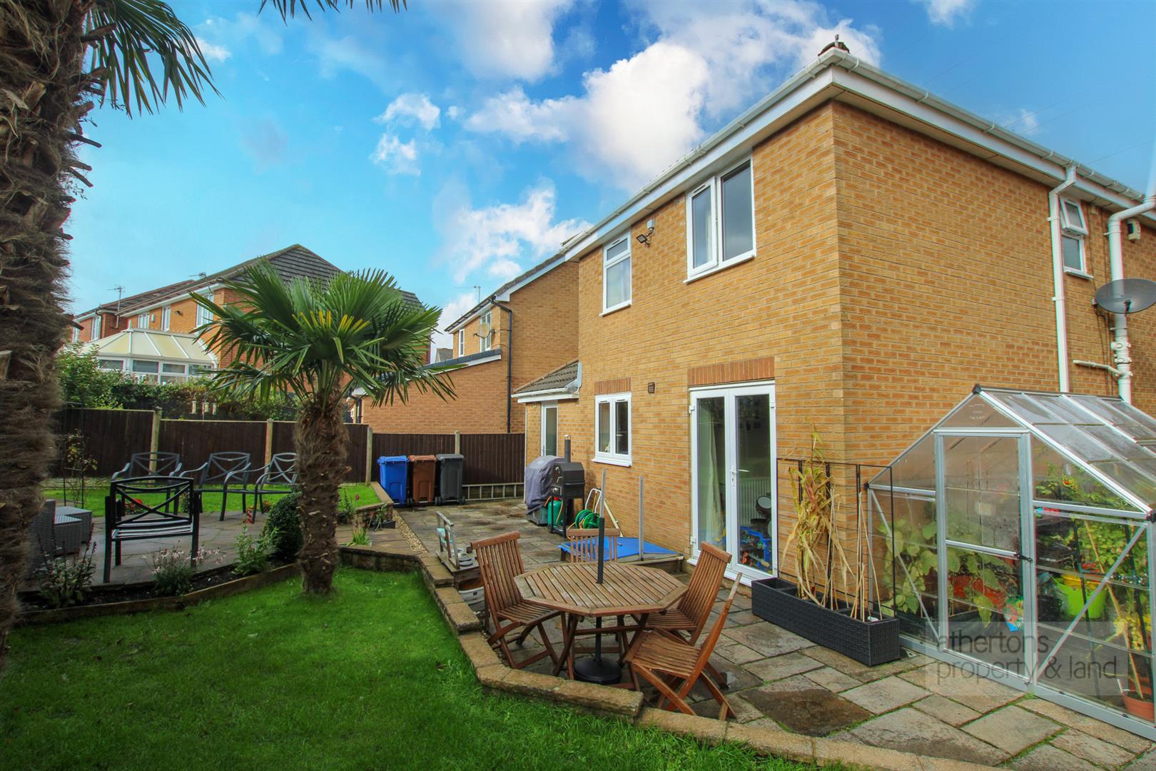 Property in Simmons Way, Clayton Le Moors, Accrington, BB5 5WW