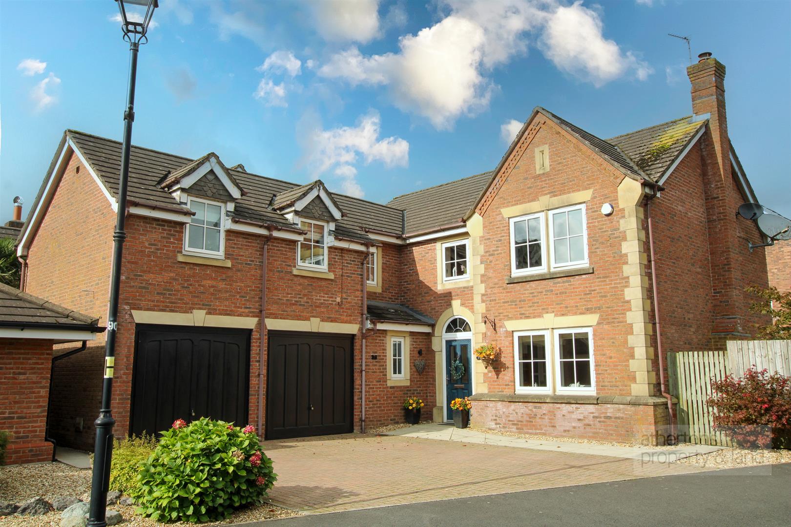 Property in Gleneagles Drive, Old Langho, Blackburn, BB6 8BF
