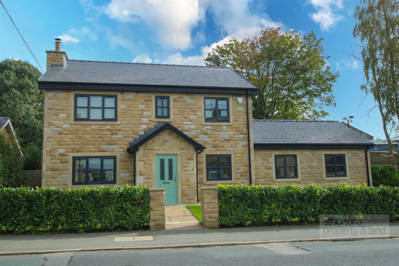 Property in Clitheroe Road, Barrow, Clitheroe, BB7 9AQ