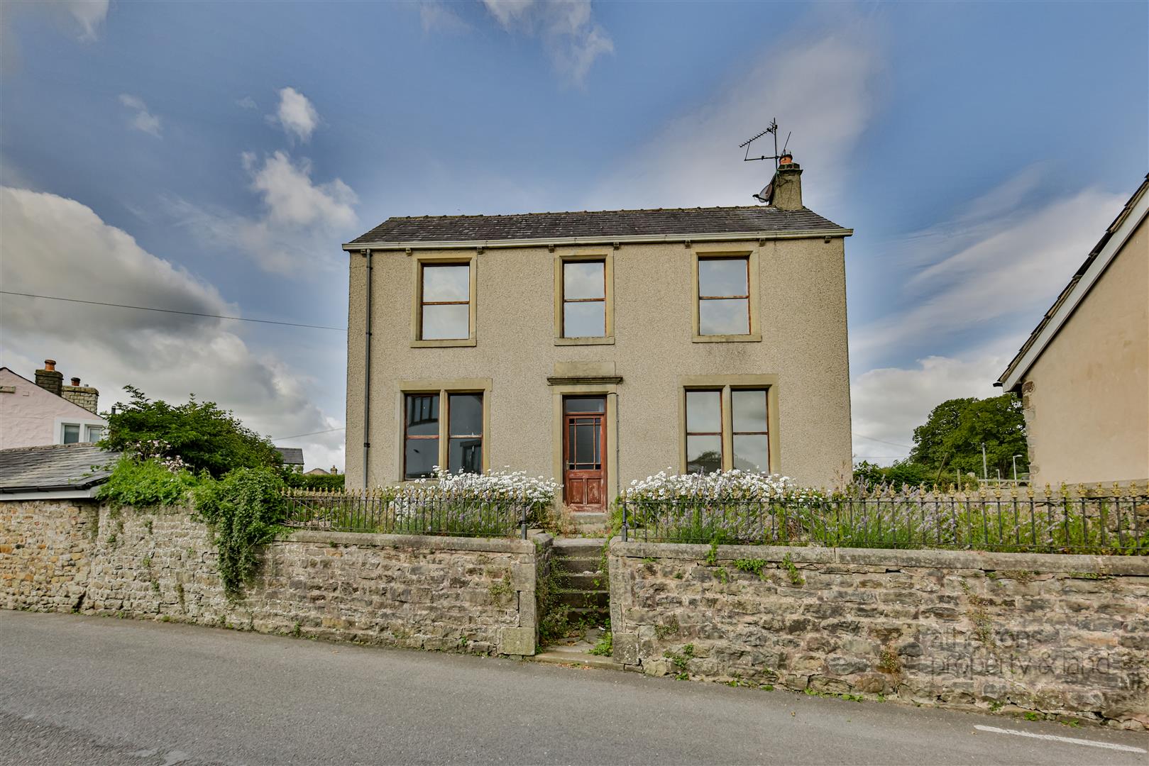 Grindleton Road, West Bradford, BB7 4TB